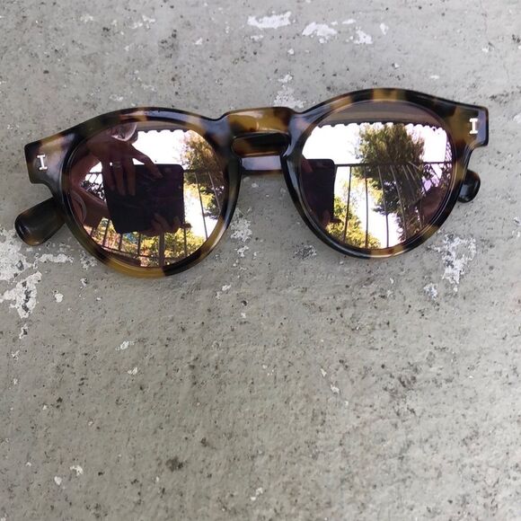illesteva Leonard tortoiseshell sunglasses - Picture 1 of 7